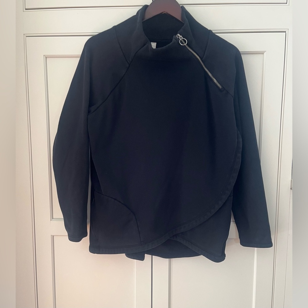 Black Women's Top Petal-Bottomed Sweatshirt